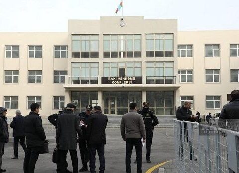 Hərbi cinayətlərdə ittiham olunanlar məhkəməyə gətirildi – Video