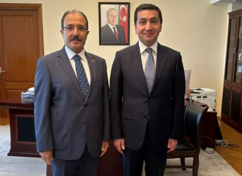 Hikmət Hacıyev Türkiyə səfirini qəbul etdi