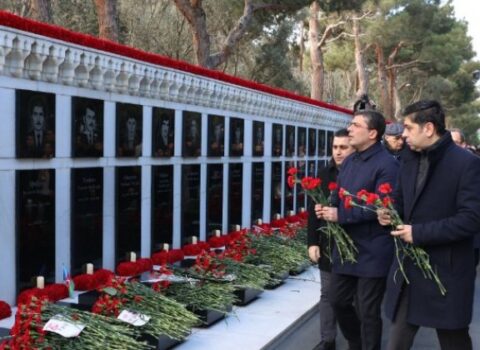 Medianın İnkişafı Agentliyinin və Audiovizual Şuranın rəhbərliyi şəhidləri yad etdi – FOTO