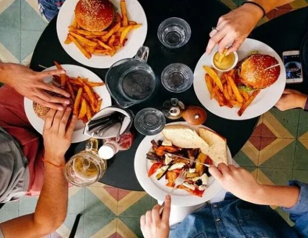 İşləyənlərə VACİB XƏBƏR: Əgər sizə nahar fasiləsi verilmirsə, mütləq bu addımı atın