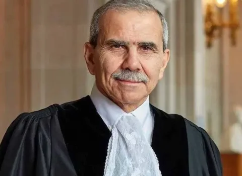 Navaf Salam istefa verdi