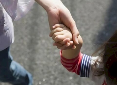 Bakıda ana üç övladı ilə birlikdə YOXA ÇIXDI