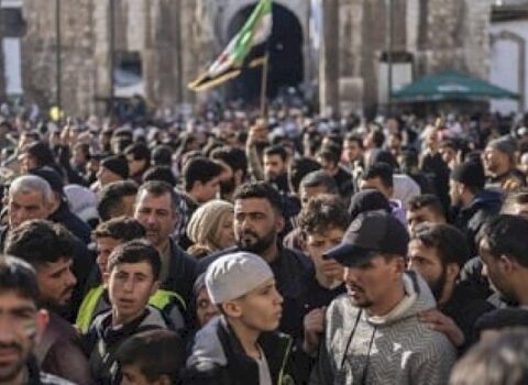 Əməvi məscidində izdiham: 5 uşaq xəsarət aldı