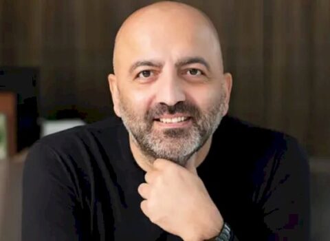 Ağadadaş Ağayevin balta ilə xəsarət yetirdiyi xadimə Mübariz Mənsimovun əmisi qızıdır
