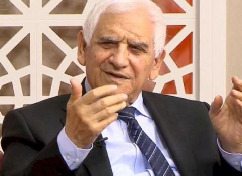 Xalq şairi evə buraxıldı