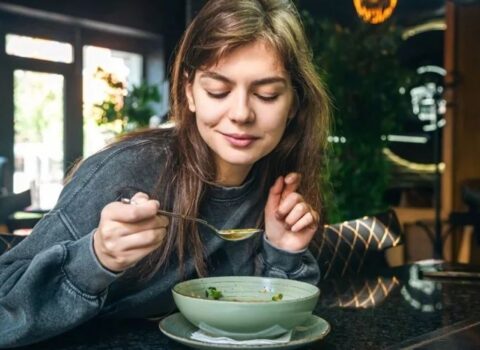 Günorta və axşam yeməyi arasında ideal interval nə qədər olmalıdır?
