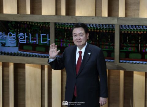 Seul məhkəməsi Prezident Yun Sok Yolun həbs müddətini uzatmadı