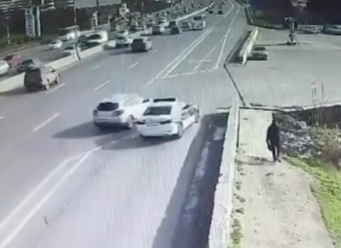 Bakıda YPX maşını qəzaya düşdü – Anbaan görüntülər