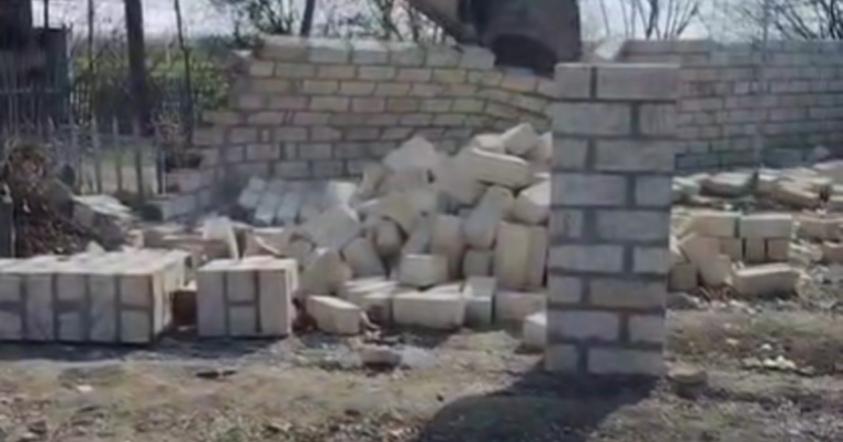 Ağcabədidə qanunsuz tikili söküldü Ağcabədidə qanunsuz tikili söküldü