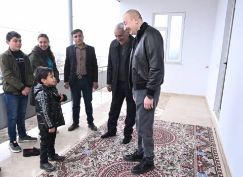 Prezidentin Xocalıda azyaşlı ilə söhbəti