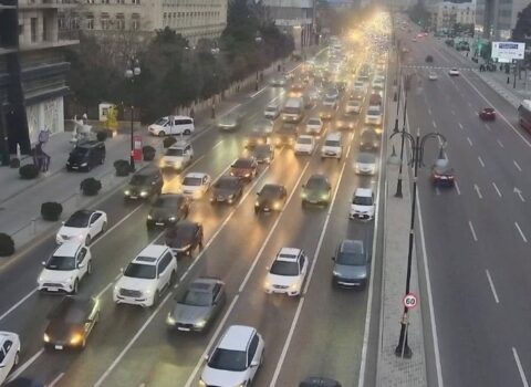 Bakıda tıxac olan yollar açıqlandı – SİYAHI