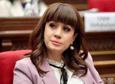 Paşinyanın mətbuat katibinin evindən nə qədər pul oğurlanıb? – Rəqəmlər “göz qamaşdırdı”