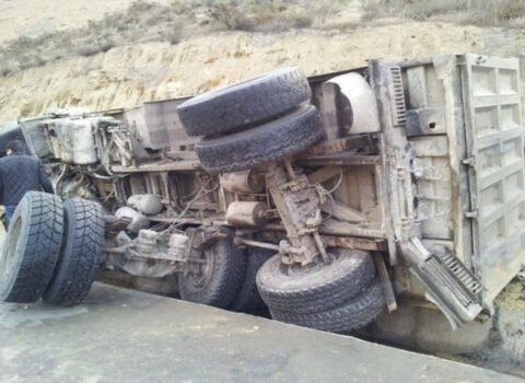 Balakəndə “Kamaz” aşdı – Sürücü öldü