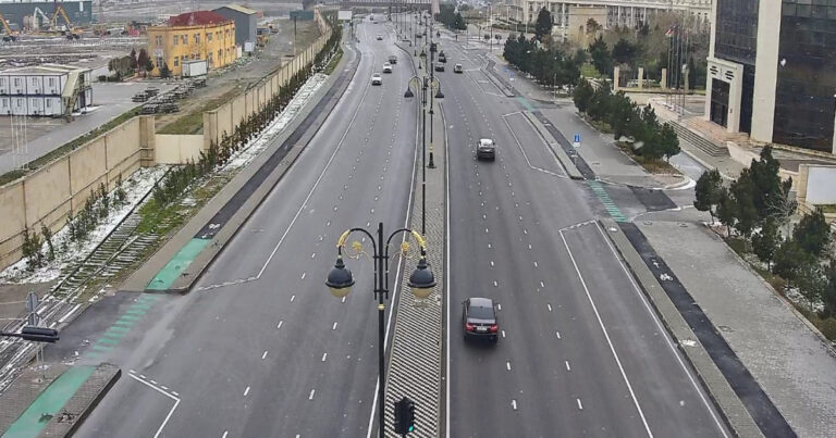 Bakı yollarında hazırkı vəziyyətlə bağlı görüntülər yayıldı – FOTOLENT