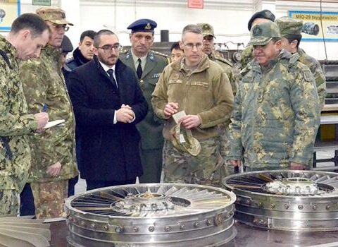 Hərbi attaşelər Aviasiya Təmir Zavodunda