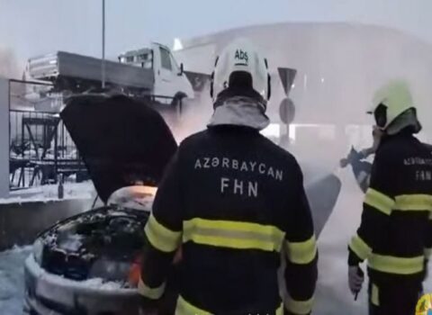 Bakı-Sumqayıt yolunda “BMW” yandı – VİDEO