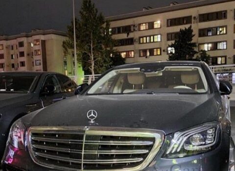Biznesmenin maşınından 124 min pul oğurlandı