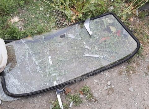 Goranboyda yük avtomobili çaya aşdı