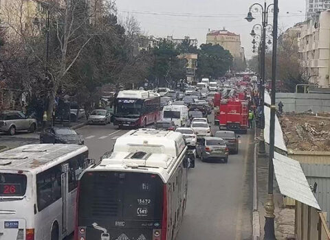 Yanğına görə tıxac yarandı – FOTO