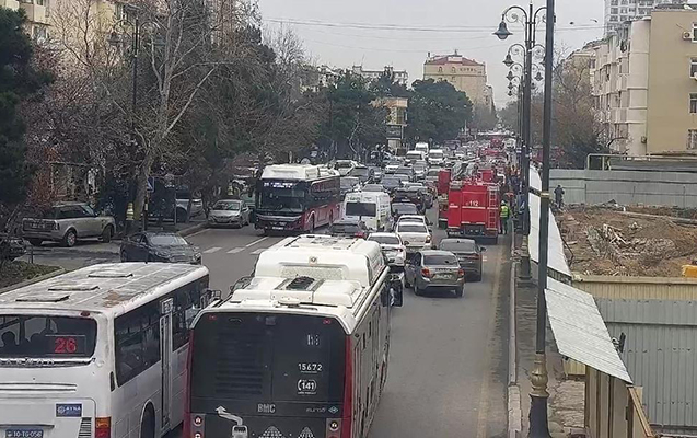 Yanğına görə tıxac yarandı – FOTO