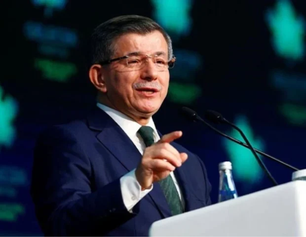 Davudoğlu da partiyasını “qıfıllayıb” siyasətdən getdi – Türkiyədə nələr baş verir?