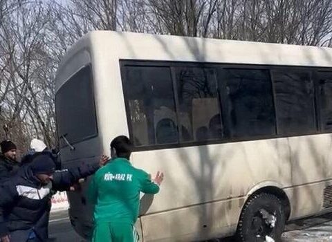 Oyuna gedən komanda Ağsu aşırımında qaldı