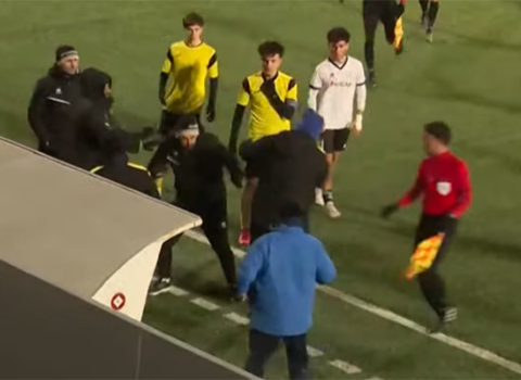 Azərbaycan futbolunda biabırçılıq – Baş məşqçini döydülər