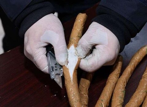Rezin borulardan narkotik çıxdı, əcnəbilər saxlanıldı