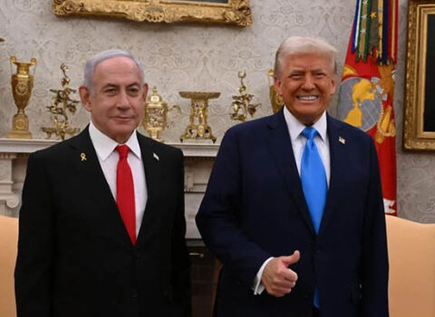 Netanyahudan Trampa simvolik hədiyyə – FOTO