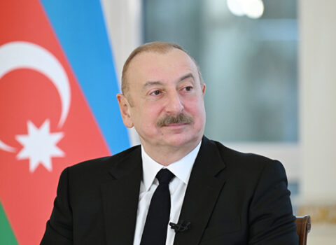 Prezident həmkarlarına təbrik məktubu göndərdi
