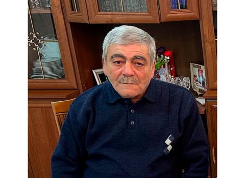 Bu şəxsi görənlər dərhal polisə XƏBƏR VERSİN