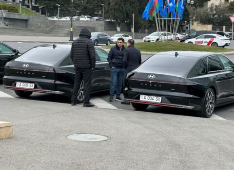 Generallar Şəhidlər Xiyabanını 100 minlik avtomobillərlə ziyarət etdi – FOTO