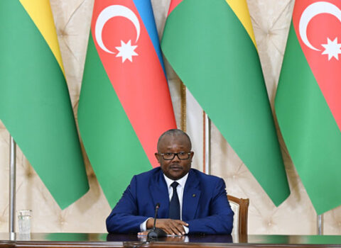 Qvineya-Bisau Prezidenti komando hərbi hissəsində oldu