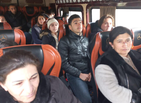 Ağdərənin Həsənriz kəndinə ilk köç karvanı yola salındı