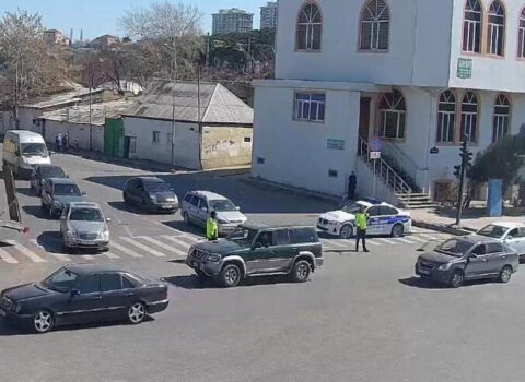 Yük maşını aşdı, “Baksol yolu” BAĞLANDI