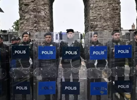 Türkiyədə metro və yollar bağlandı – Nə baş verir?