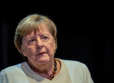 Merkel Ukraynada müharibənin dayandırılması ilə bağlı fikirlərini açıqladı