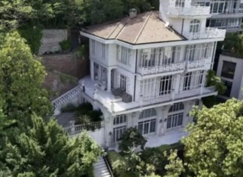 FETÖ-dən alınan iki malikanə şok qiymətə satışa çıxarıldı – FOTO