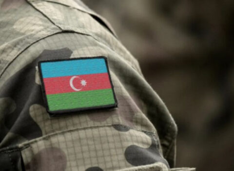 QƏRAR DƏYİŞDİ: Ehtiyatda və istefada olanlar hərbi formanı yalnız bu halda geyinə biləcək