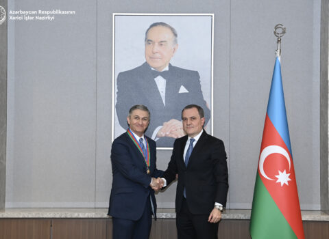 Bayramov Fələstinin səfirini qəbul etdi