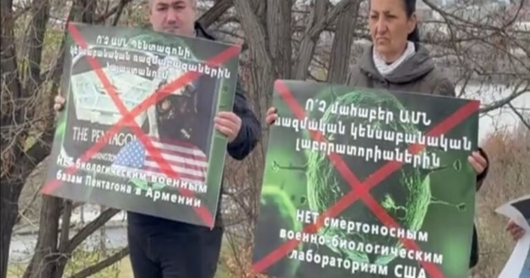 ABŞ-ın İrəvandakı səfirliyi qarşısında aksiya keçirildi ABŞ-ın İrəvandakı səfirliyi qarşısında aksiya keçirildi