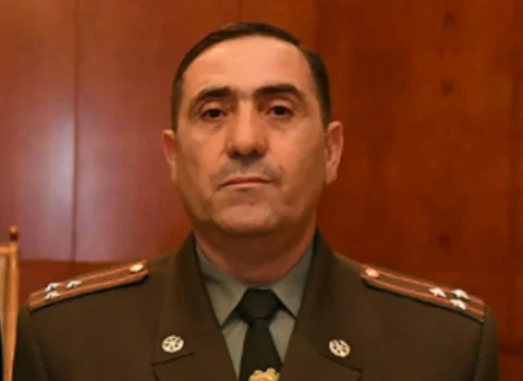 Ermənistanda korrupsiyada ittiham olunan generalın istintaqı dayandırıldı