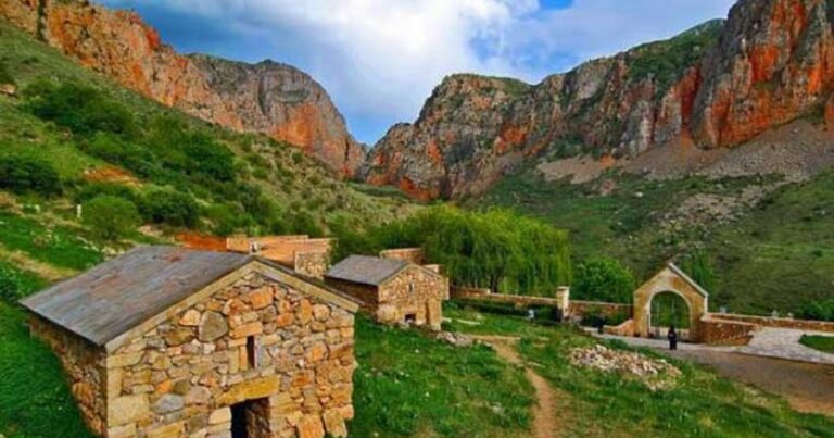 Şərqi Zəngəzurun turizm potensialından istifadə üzrə yeni layihə hazırlanır Şərqi Zəngəzurun turizm potensialından istifadə üzrə yeni layihə hazırlanır