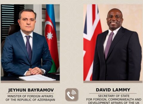 Ceyhun Bayramov britaniyalı həmkarı ilə danışdı
