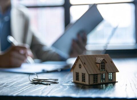 Vətəndaşı evə qeydiyyatdan necə çıxarmaq olar? – HÜQUQİ PROSEDUR