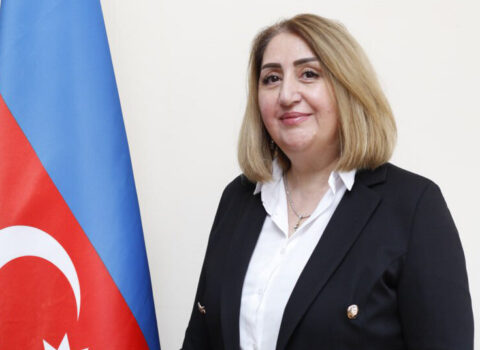Müəllimi təhqir edən direktorla bağlı araşdırma başladı – RƏSMİ