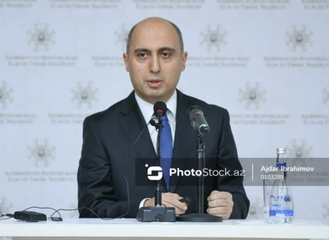 Təhsil naziri son zamanlar gündəmi zəbt edən direktorlarla bağlı qalmaqallardan DANIŞDI