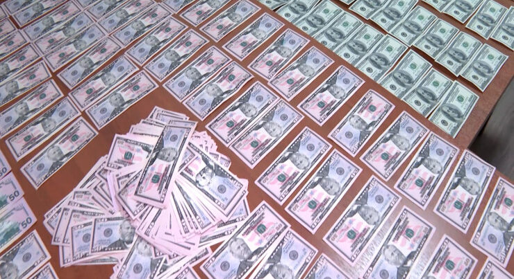 Bakıda saxta dollar satan dəstə tutuldu – VİDEO