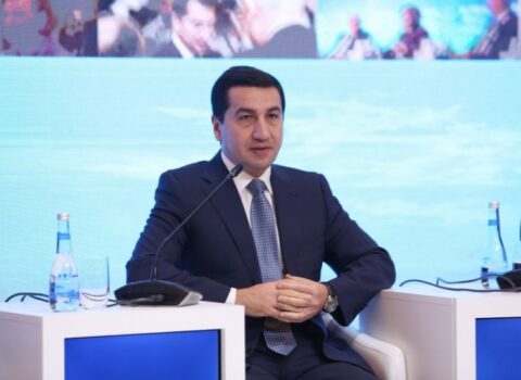 Hikmət Hacıyev isveçli analitiklərlə Ermənistanla normallaşma prosesini müzakirə etdi
