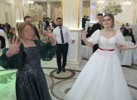 Moskvadakı toylardan azərbaycanlı müğənnilərin ayağını kəsən KİMDİR? + VİDEO